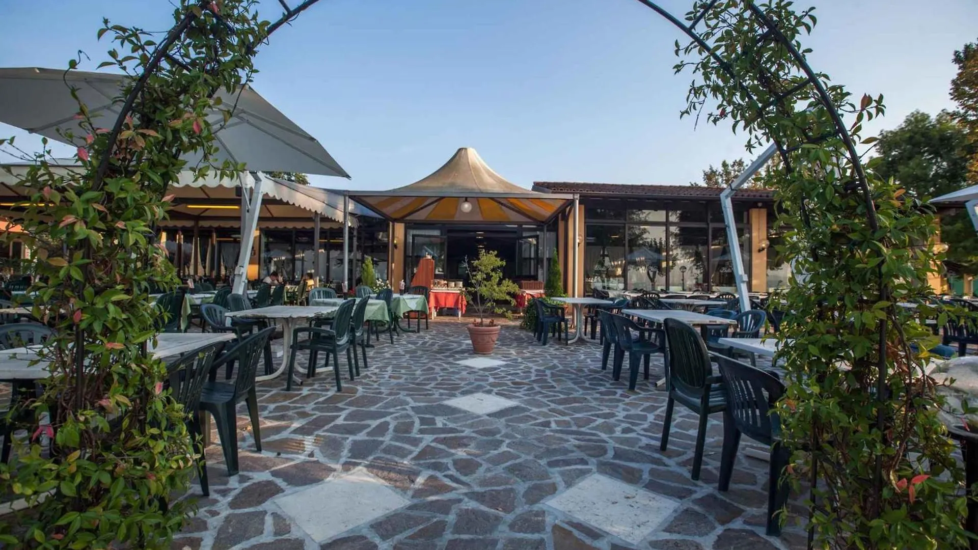 Mobilehomes In Sirmione/Gardasee 22177 Nyaraló Sirmione